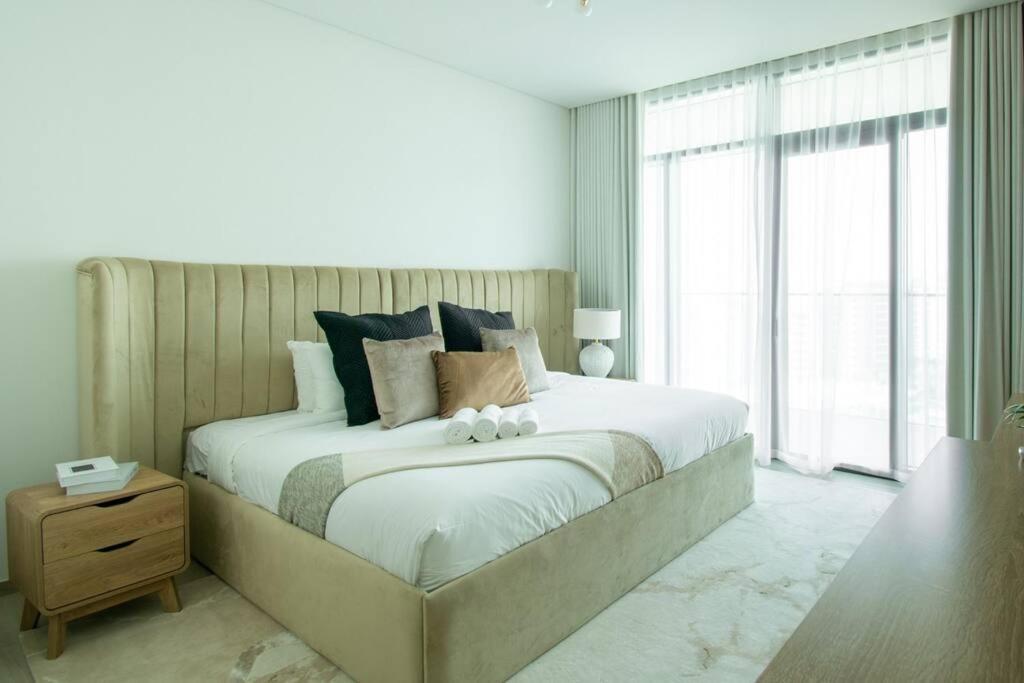 Waves - Luxurious 11th Floor Retreat In Palace Residences Apartment Dubai